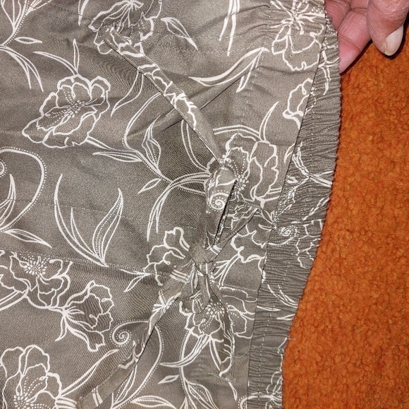 Vintage* 90s Alia Grey-green/White Floral Capri - Picture 2 of 8